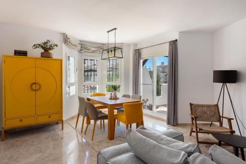 Stylish 2BR Penthouse in Nueva Andalucia