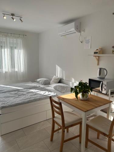 Green Garden Apartments NEW 2025