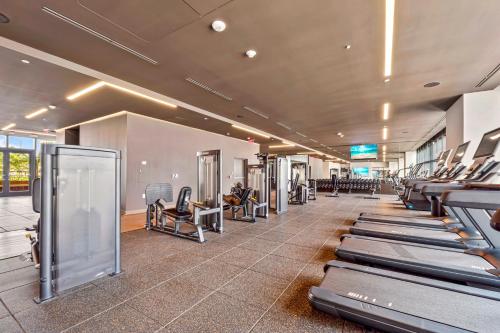 Ultimate Elegance Studio with Panoramic City Views photo 36