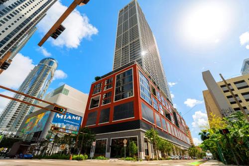 Ultimate Elegance Studio with Panoramic City Views photo 38