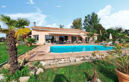 Lovely Home In Virazeil