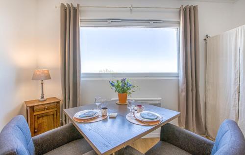 Fotografie z fotogalerie ubytování Lovely Apartment In Le Château-D'oléron v destinaci Le Château-dʼOléron