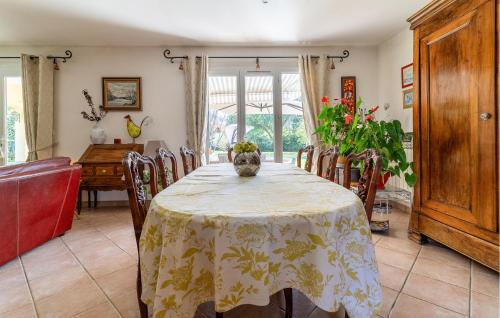 Stunning Home In Saint-Raphaël