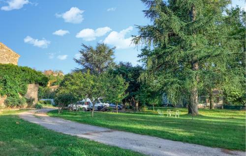 Photo de la galerie de l'établissement 2 Bedroom Cozy Home In Jaujac, à Jaujac