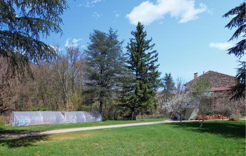 Photo de la galerie de l'établissement 2 Bedroom Cozy Home In Jaujac, à Jaujac