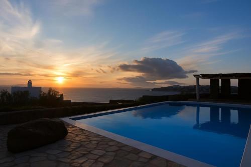 Stylish Mykonian apartment Semi-Private huge Pool