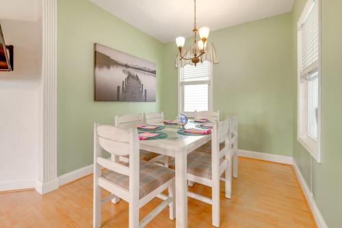 Φωτογραφία από το άλμπουμ του Walk to Ventnor Beach and Boardwalk Coastal Gem σε Ventnor City