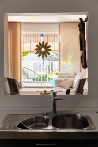 Comfort family apartment with balcony and sea view