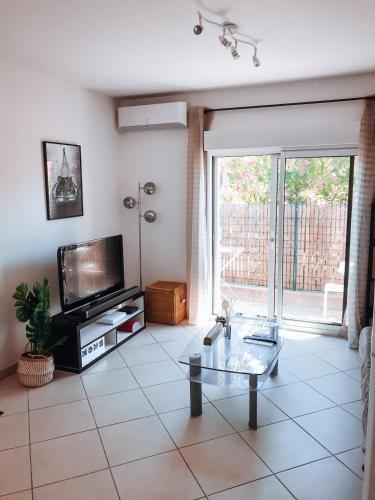 Apartment 2 steps from Bergerie Beach!