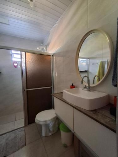 Bilik mandi di Casa do Vô Poca Ropa