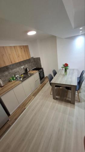 Η κουζίνα ή μικρή κουζίνα στο B&L Apartment