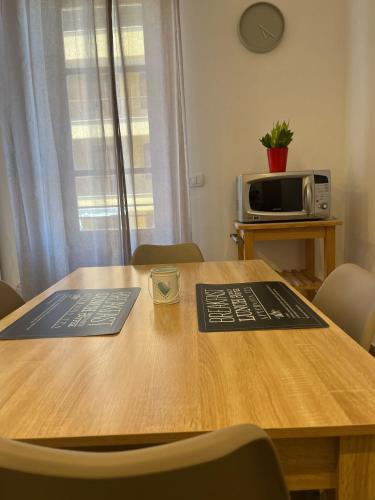 Μια τηλεόραση ή/και κέντρο ψυχαγωγίας στο Maresia Apartment