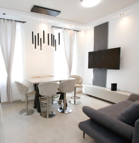 LUX Prime Suite Vienna with FREE parking and FAST Internet 600 MBits