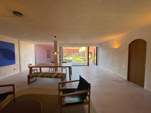 New Cozy oasis in the center Terrace and Garage
