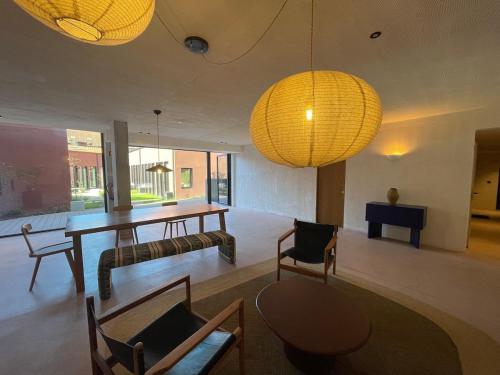 New Cozy oasis in the center Terrace and Garage