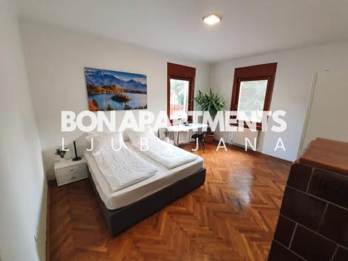 Huge BBQ Garden 2, Spacious Flat, AC, Free Parking 2