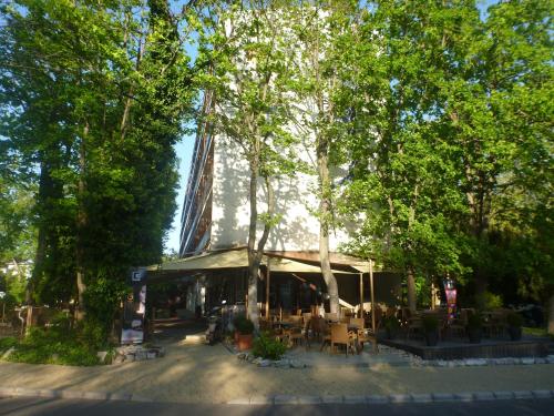 Gallery image of CE Napfény Hotel in Siófok