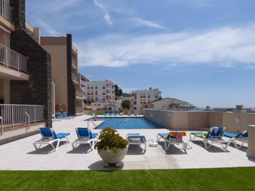 Apartment in Roses with Stunning Sea Views