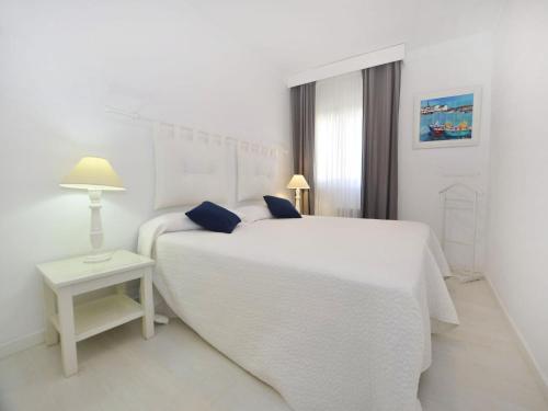 Apartment in Roses with Stunning Sea Views