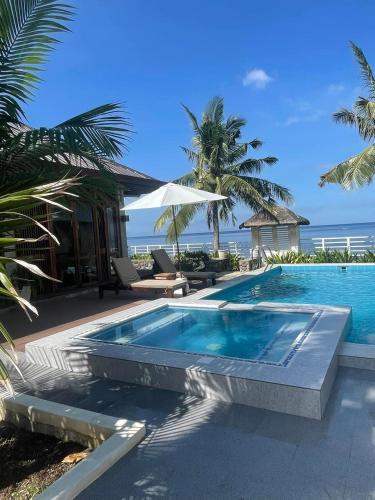 Πισίνα στο ή κοντά στο Wijaya Anilao Beach House