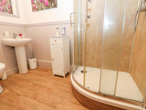 Un baño de La'l Skaithe