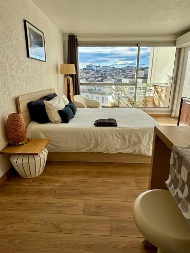 Studio et piscine sur la grande plage