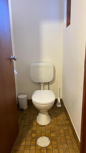 Un baño de Troobloo Townhouse in heart of Glenelg