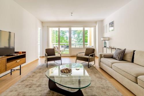 Luxurious 2BR Family Apartment - Champel