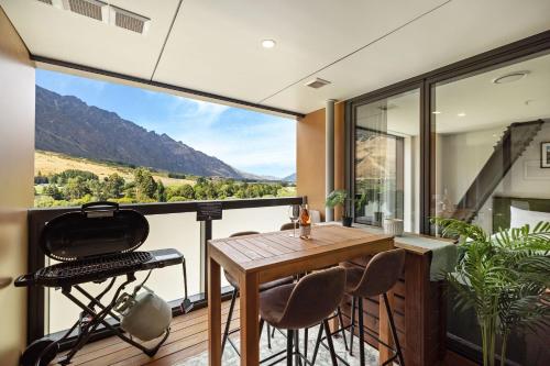 En generel udsigt til bjerge eller udsigt til bjerge taget fra lejligheden