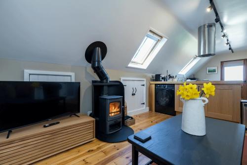 Dapur atau dapur kecil di Hayloft with Log Burner and panoramic views