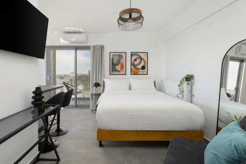 Babylon Luxury Suites No3 by BiNoBi!