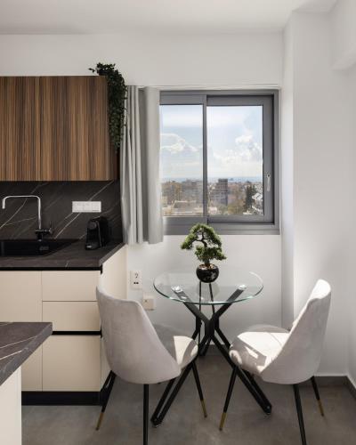 Babylon Luxury Suites No3 by BiNoBi!