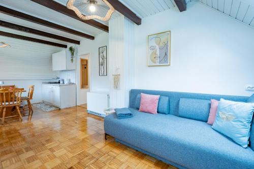 Χώρος καθιστικού στο Misty May Apartment