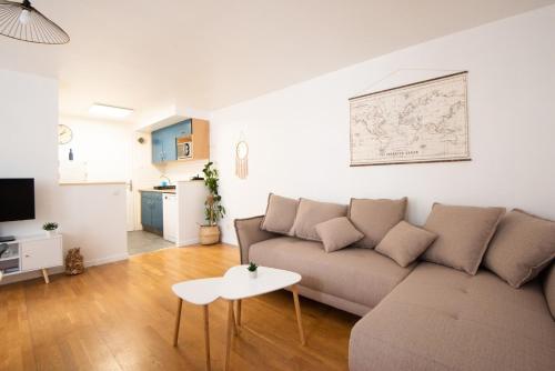 Amazing and Quiet Duplex in the City Center !