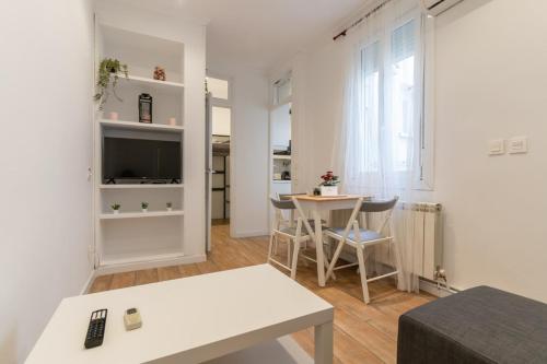 Cozy renovated -2Bedrooms 1Bathroom-Malasaña