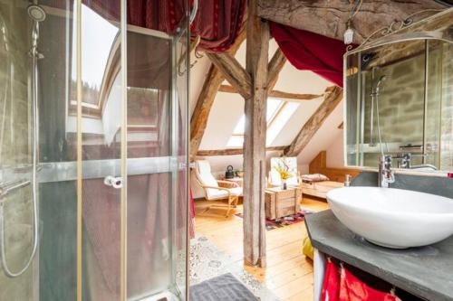 Photo de la galerie de l'établissement La Maison du Rostaing, à Passenans