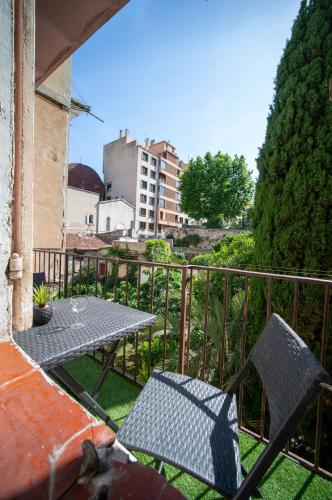 Appartement climatisé 2 chambres avec parking à 10min à pieds de la Gare St Charles