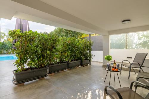 Pool Voula Apartment close to Kavouri Beach by Cielo Homes