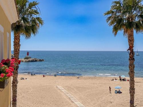 Encantador Apartamento en Primera Línea de Playa