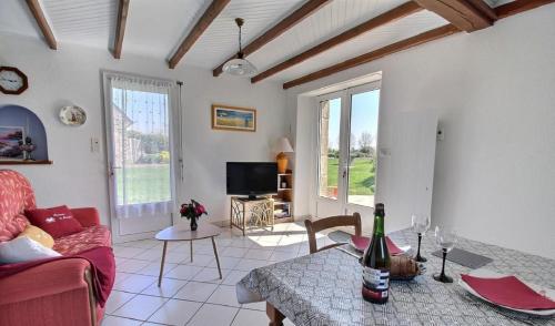 Photo de la galerie de l'établissement Plain pied en rez de jardin à la campagne et proche de l'océan, à Mahalon