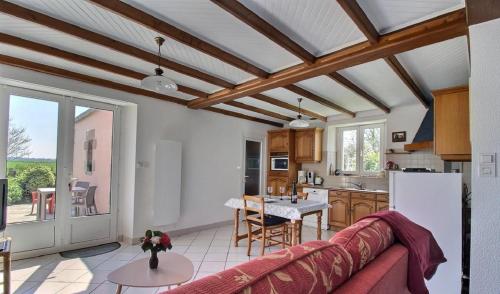 Photo de la galerie de l'établissement Plain pied en rez de jardin à la campagne et proche de l'océan, à Mahalon