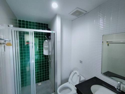 Ένα μπάνιο στο The Ozone Krabi Condotel