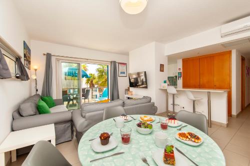 Gallery image of Top-Floor Marina 2 bed Apartment in Lagos