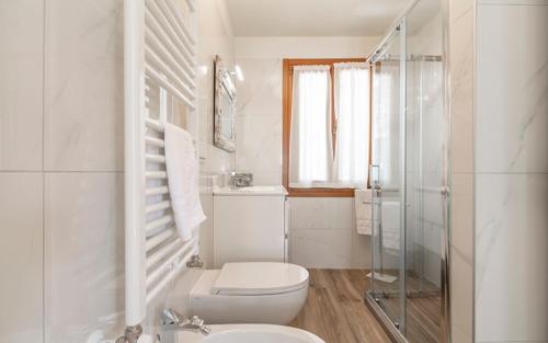 Grifoni Boutique Hotel Image