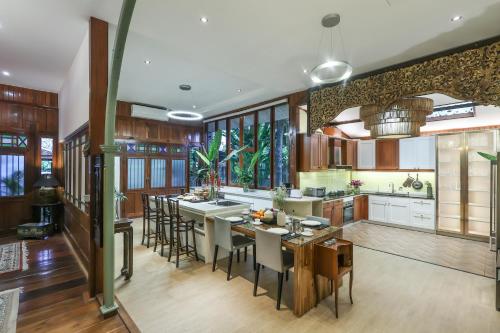 Køkken eller tekøkken på Luxury Hannah Villas