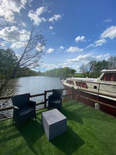 Les Pichies, Bateau insolite, Le Nathalie Nath