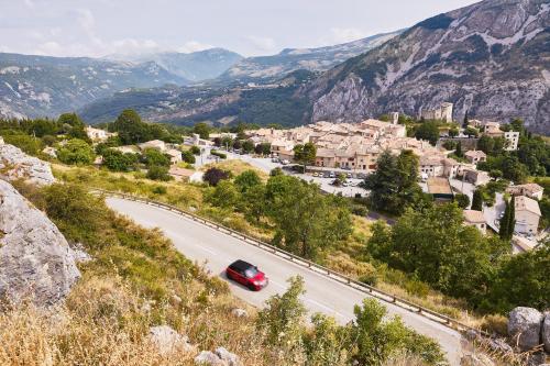 Φωτογραφία από το άλμπουμ του Camping RCN Les Collines de Castellane σε Castellane