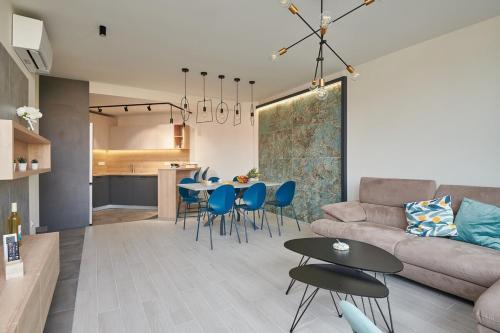 The Tiffany Elegance