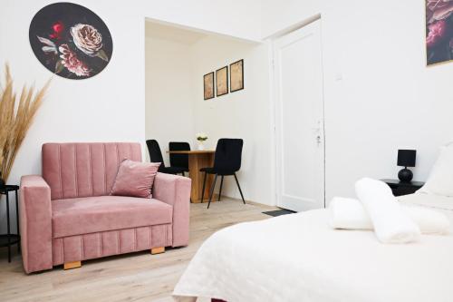 Izabella Seaside Suites