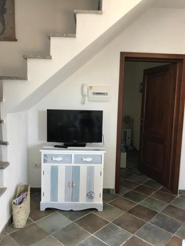 TV a/nebo společenská místnost v ubytování Blue House - Key to Villas